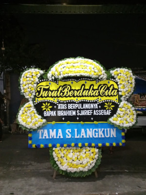 Papan Bunga Duka di Mapanget Barat